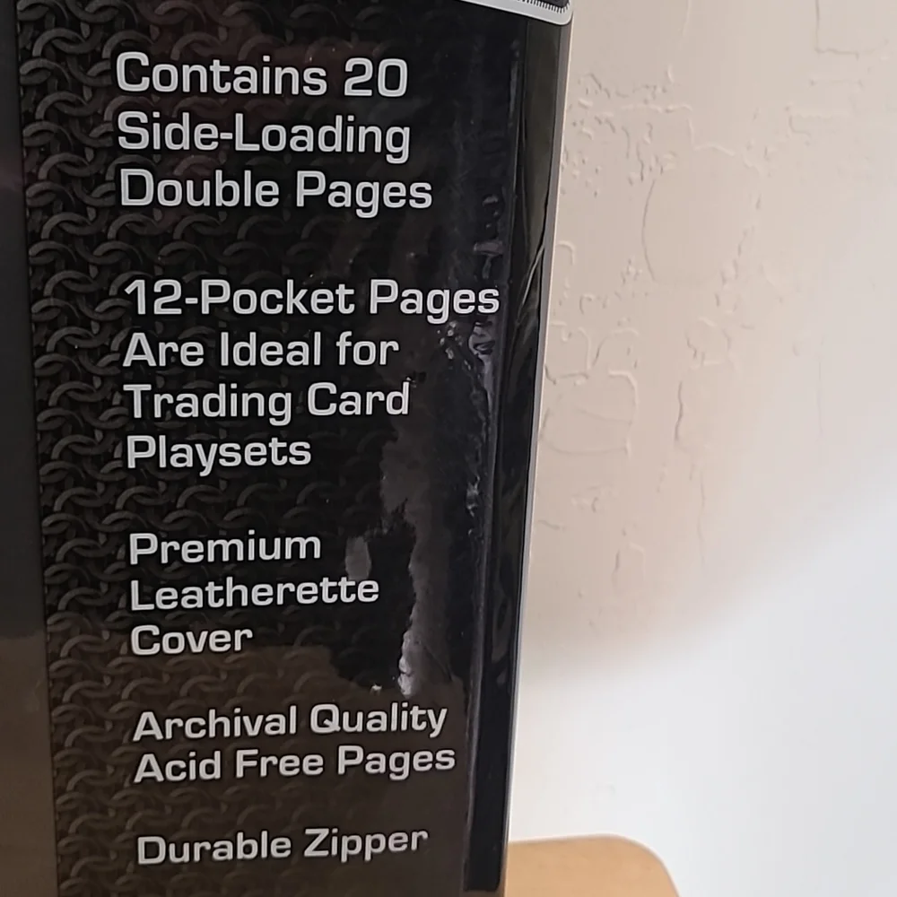 LARGE ZIPPER PORTFOLIO BCW GAMING Z-FOLIO 12-POCKET LX ALBUM, HOLDS 480 CARDS